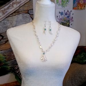 AVAILABE-Jewelry Handmade Chicken foot freshwater pearl center piece. 24"